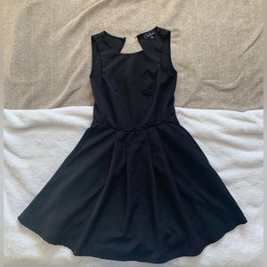 XS lulus little black dress